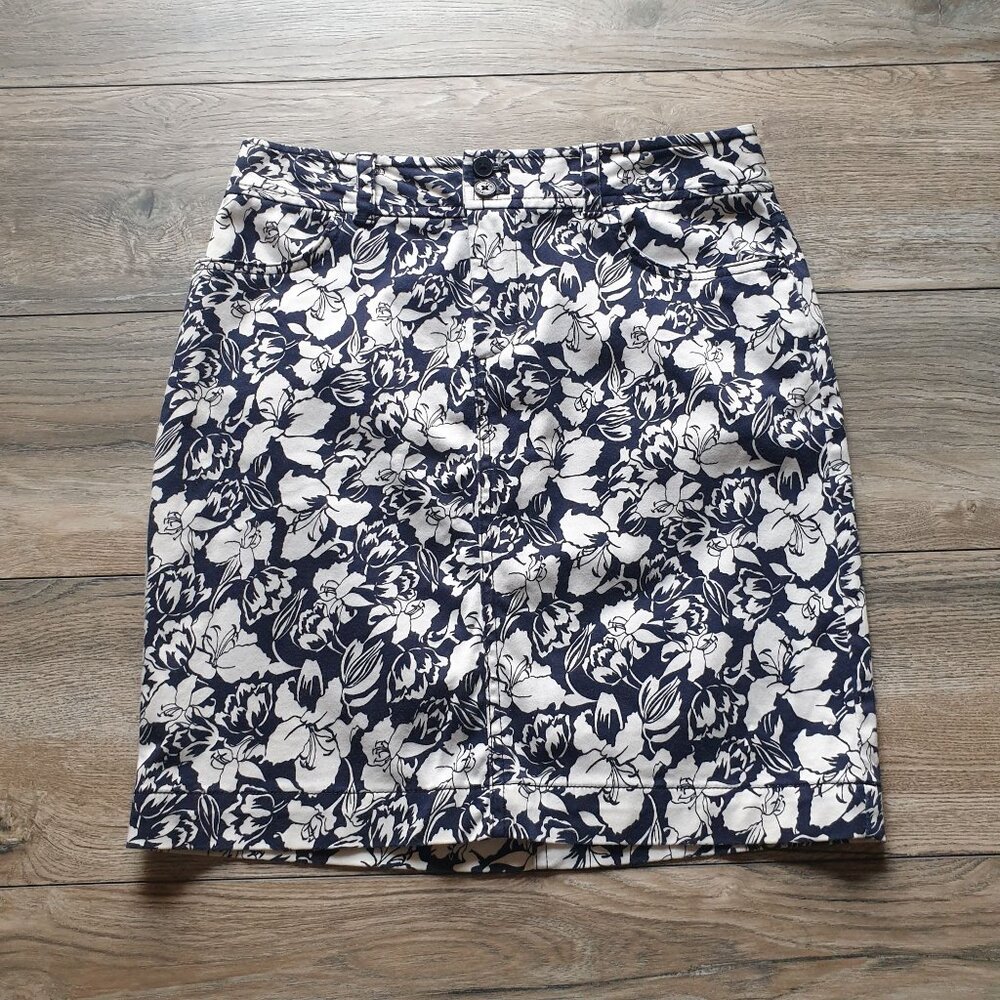 Chaps Women Floral Print Skirt Size 4 Blue White 28 In Waist Casual Fashion